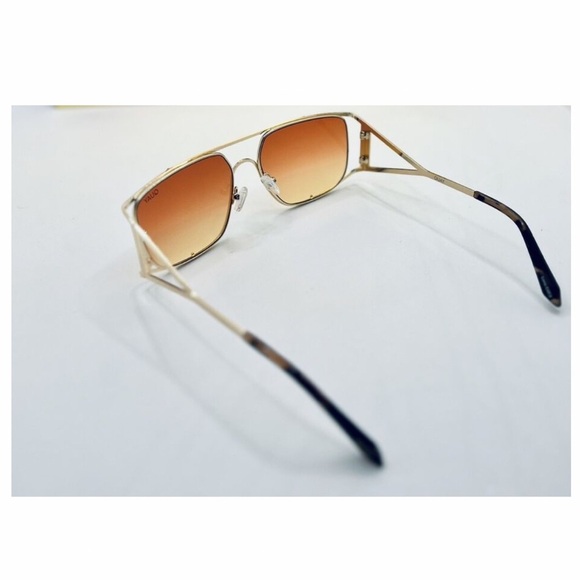 Quay Baddie Behavior Sunglasses.